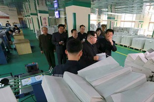 金正恩视察“蒲公英作业本”工厂，点赞产品创意设计